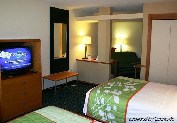 Fairfield Inn & Suites Cleveland Avon Quarto foto